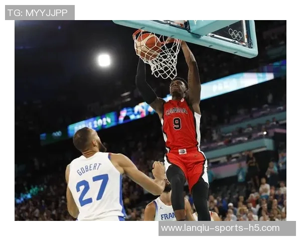 米切尔轻松发威30分钟内高效砍下27分4篮板4助攻第三节完美表现6中6